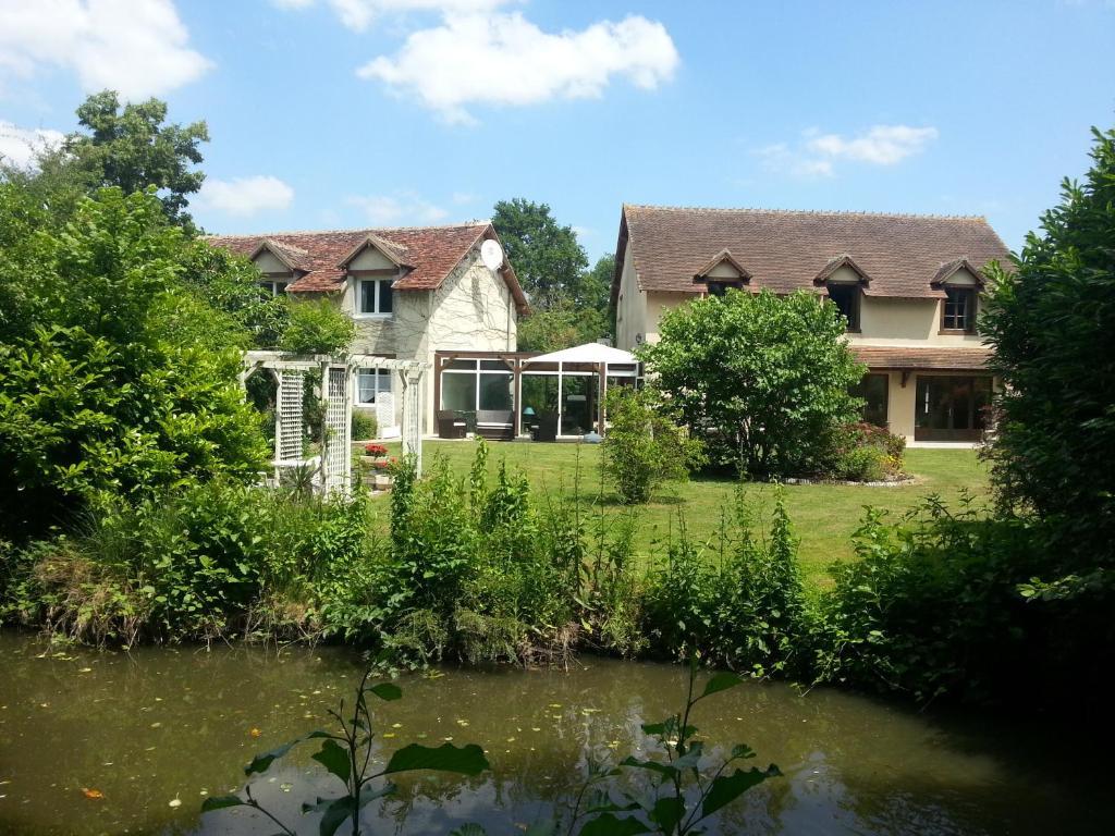 Hotel & Restaurant Le Moulin De Chameron, The Originals Relais Bannegon Kültér fotó